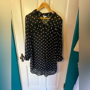 ✨3/$20 Old Navy sheer long layering button up tunic